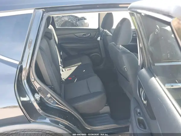KNMAT2MVXJP528327 2018 NISSAN ROGUE - Image 8