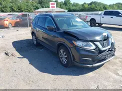 KNMAT2MVXJP528442 2018 NISSAN ROGUE