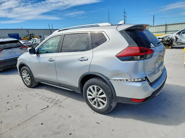 KNMAT2MVXJP528716 2018 NISSAN ROGUE - Image 2