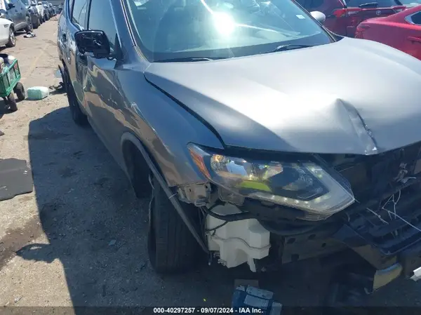 KNMAT2MVXJP530305 2018 NISSAN ROGUE - Image 1