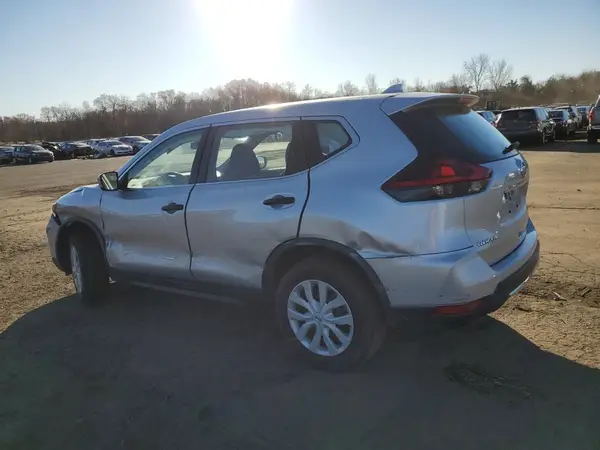 KNMAT2MVXJP530613 2018 NISSAN ROGUE - Image 2