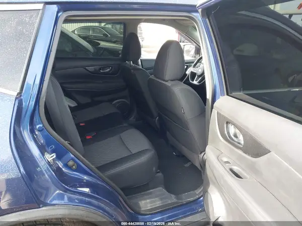 KNMAT2MVXJP532846 2018 NISSAN ROGUE - Image 8