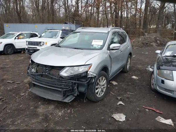 KNMAT2MVXJP538596 2018 NISSAN ROGUE - Image 2