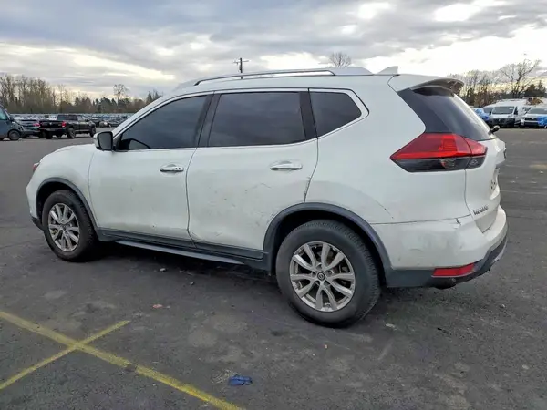 KNMAT2MVXJP541062 2018 NISSAN ROGUE - Image 2