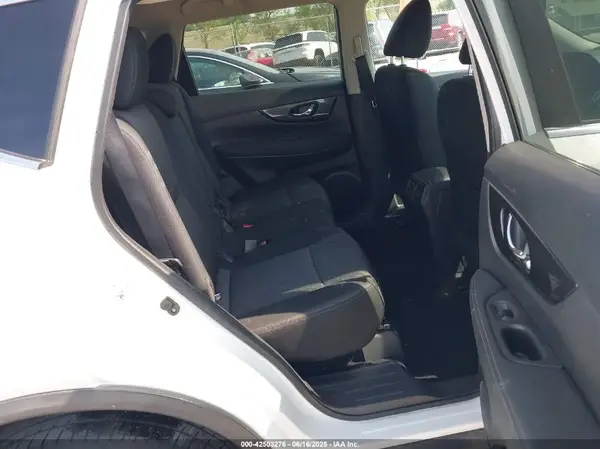 KNMAT2MVXJP542423 2018 NISSAN ROGUE - Image 8