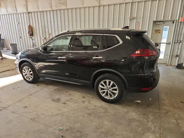 KNMAT2MVXJP544575 2018 NISSAN ROGUE - Image 2
