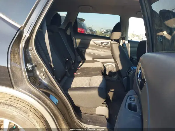 KNMAT2MVXJP547234 2018 NISSAN ROGUE - Image 8
