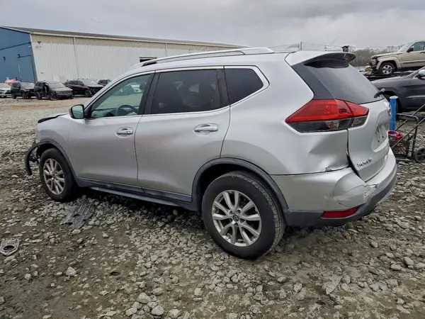 KNMAT2MVXJP550702 2018 NISSAN ROGUE - Image 2