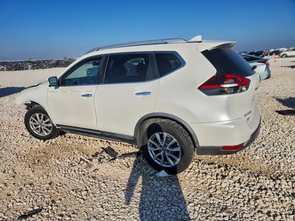 KNMAT2MVXJP550747 2018 NISSAN ROGUE - Image 2