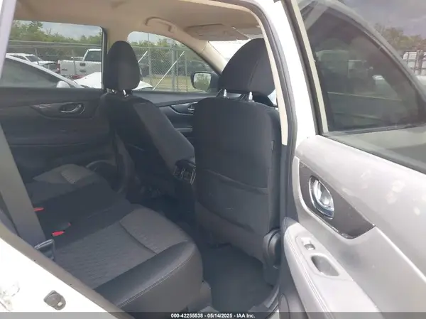 KNMAT2MVXJP550800 2018 NISSAN ROGUE - Image 8