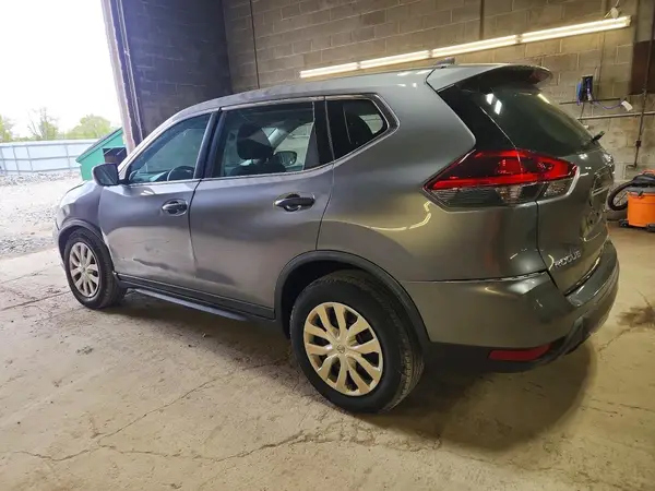 KNMAT2MVXJP550926 2018 NISSAN ROGUE - Image 2