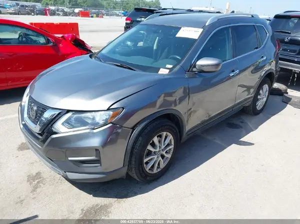 KNMAT2MVXJP555866 2018 NISSAN ROGUE - Image 2