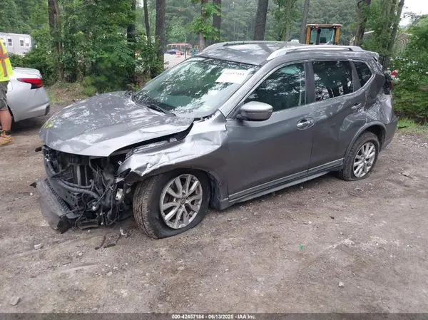 KNMAT2MVXJP557259 2018 NISSAN ROGUE - Image 2