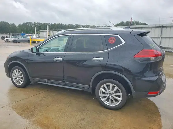 KNMAT2MVXJP560260 2018 NISSAN ROGUE - Image 2