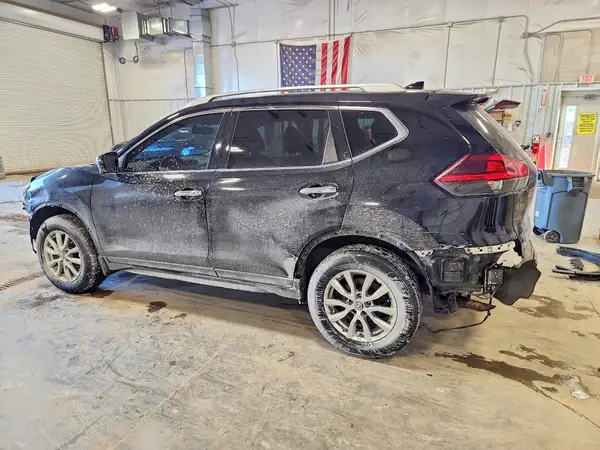 KNMAT2MVXJP565054 2018 NISSAN ROGUE - Image 2