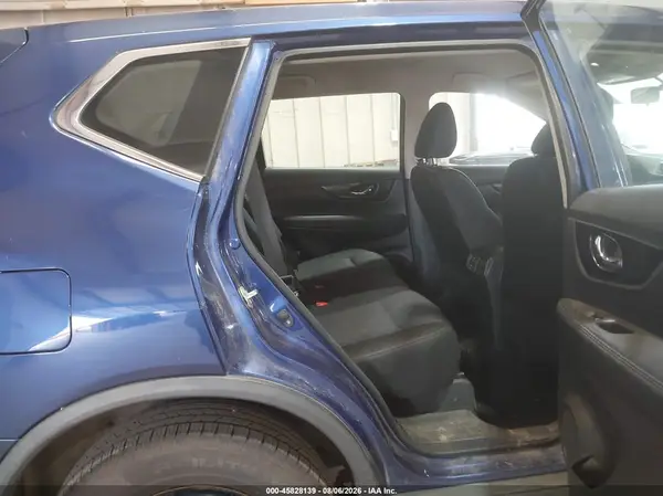 KNMAT2MVXJP565846 2018 NISSAN ROGUE - Image 8