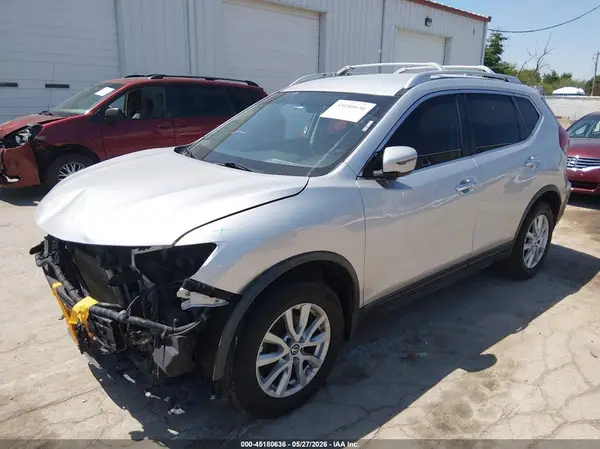 KNMAT2MVXJP569301 2018 NISSAN ROGUE - Image 2