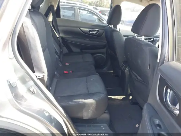 KNMAT2MVXJP569492 2018 NISSAN ROGUE - Image 8