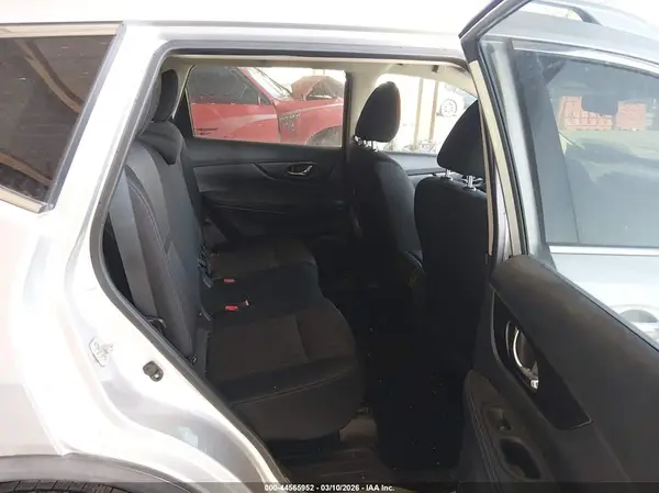 KNMAT2MVXJP572537 2018 NISSAN ROGUE - Image 8