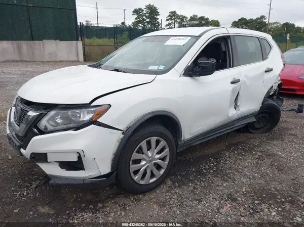 KNMAT2MVXJP574756 2018 NISSAN ROGUE - Image 2