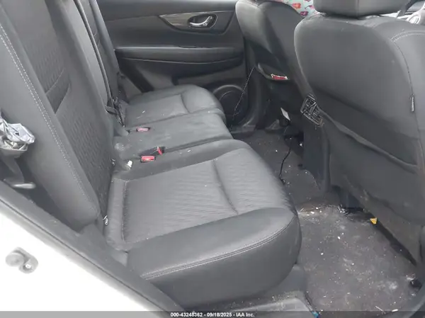 KNMAT2MVXJP574756 2018 NISSAN ROGUE - Image 8