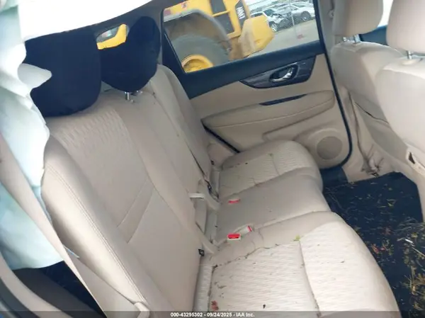 KNMAT2MVXJP577768 2018 NISSAN ROGUE - Image 8