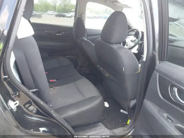 KNMAT2MVXJP579066 2018 NISSAN ROGUE - Image 8