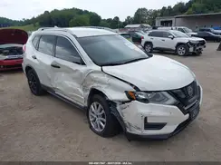 KNMAT2MVXJP582615 2018 NISSAN ROGUE