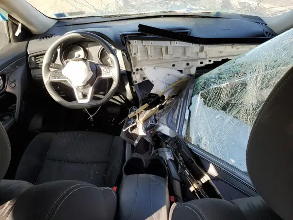 KNMAT2MVXJP584882 2018 NISSAN ROGUE - Image 8