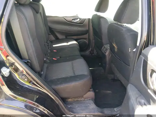 KNMAT2MVXJP585241 2018 NISSAN ROGUE - Image 8