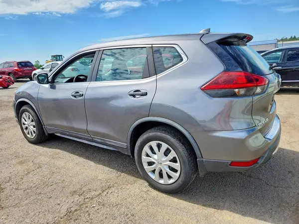 KNMAT2MVXJP588737 2018 NISSAN ROGUE - Image 2