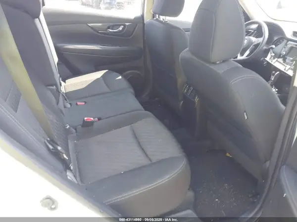 KNMAT2MVXJP589984 2018 NISSAN ROGUE - Image 8