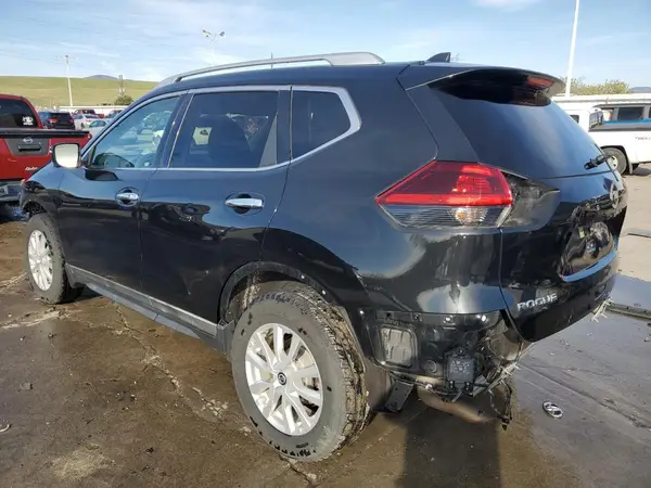 KNMAT2MVXJP591363 2018 NISSAN ROGUE - Image 2