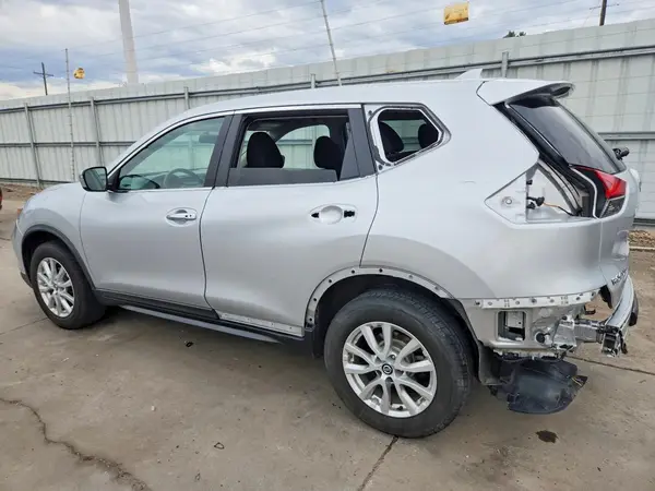KNMAT2MVXJP593016 2018 NISSAN ROGUE - Image 2