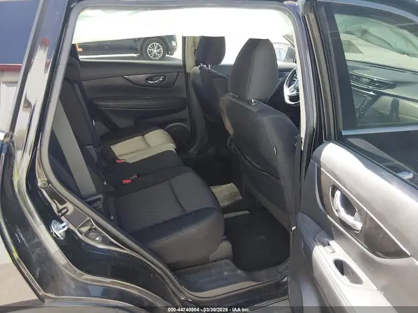 KNMAT2MVXJP593355 2018 NISSAN ROGUE - Image 8