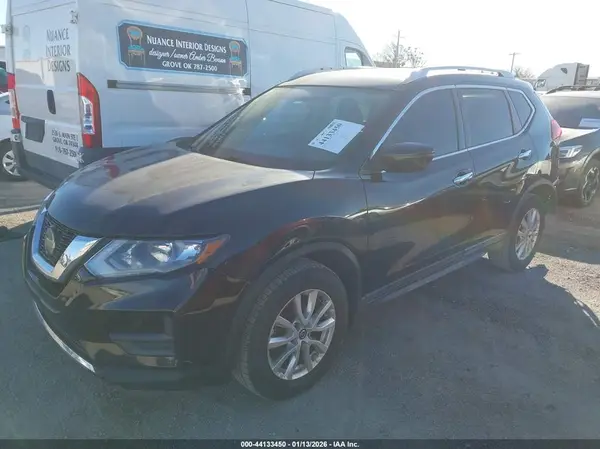 KNMAT2MVXJP596496 2018 NISSAN ROGUE - Image 2