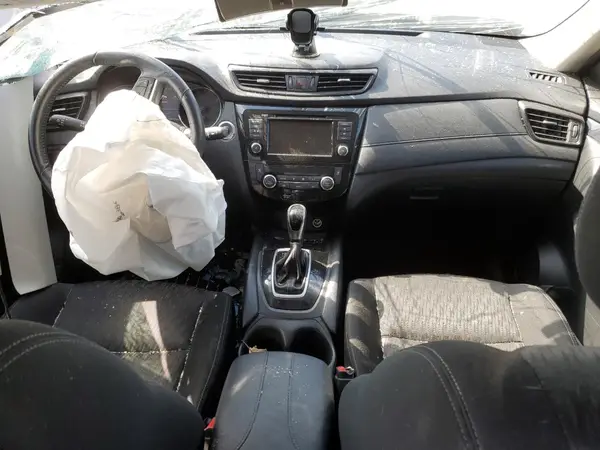 KNMAT2MVXJP597373 2018 NISSAN ROGUE - Image 8