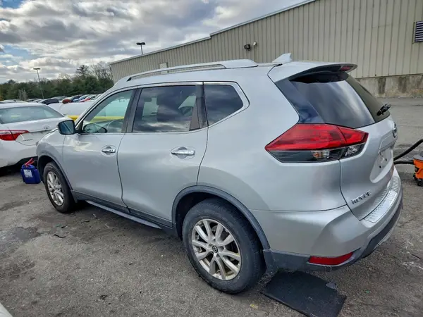 KNMAT2MVXJP601647 2018 NISSAN ROGUE - Image 2