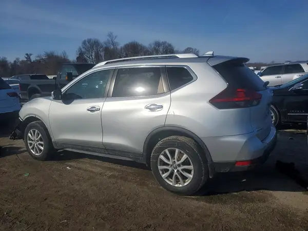 KNMAT2MVXJP603446 2018 NISSAN ROGUE - Image 2