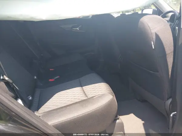 KNMAT2MVXJP610672 2018 NISSAN ROGUE - Image 8