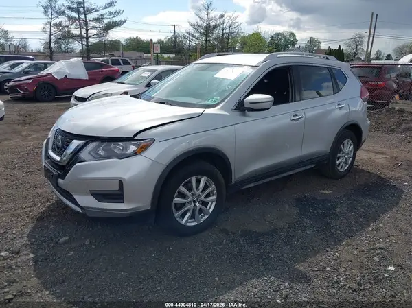 KNMAT2MVXJP610851 2018 NISSAN ROGUE - Image 2