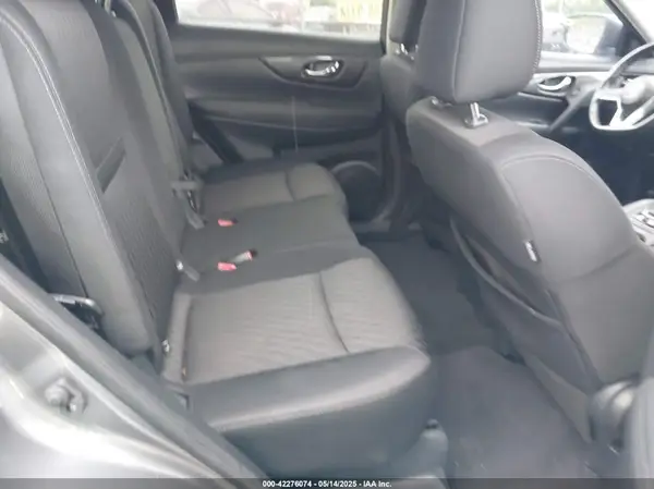 KNMAT2MVXJP618464 2018 NISSAN ROGUE - Image 8
