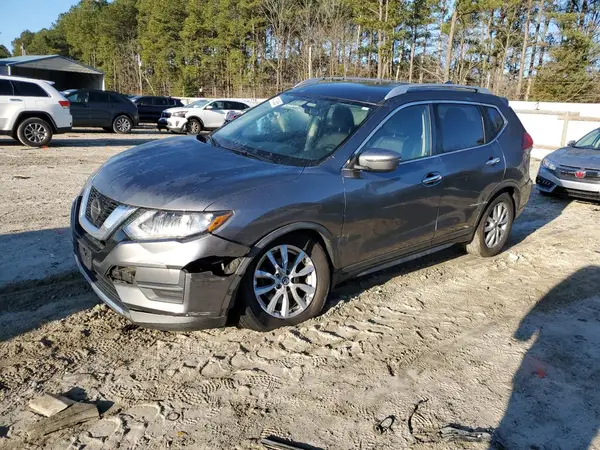 KNMAT2MVXJP621557 2018 NISSAN ROGUE - Image 1