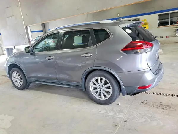 KNMAT2MVXJP621994 2018 NISSAN ROGUE - Image 2