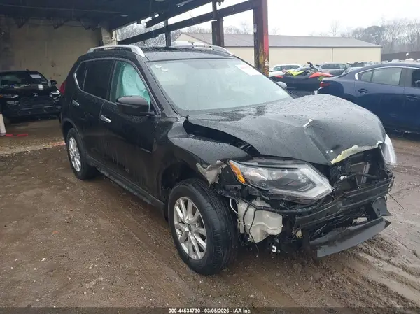 KNMAT2MVXJP623082 2018 NISSAN ROGUE - Image 1