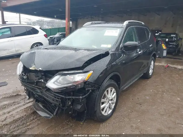 KNMAT2MVXJP623082 2018 NISSAN ROGUE - Image 2