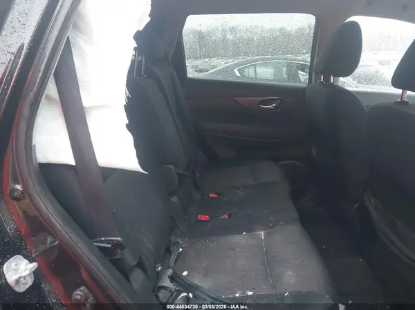 KNMAT2MVXJP623082 2018 NISSAN ROGUE - Image 8