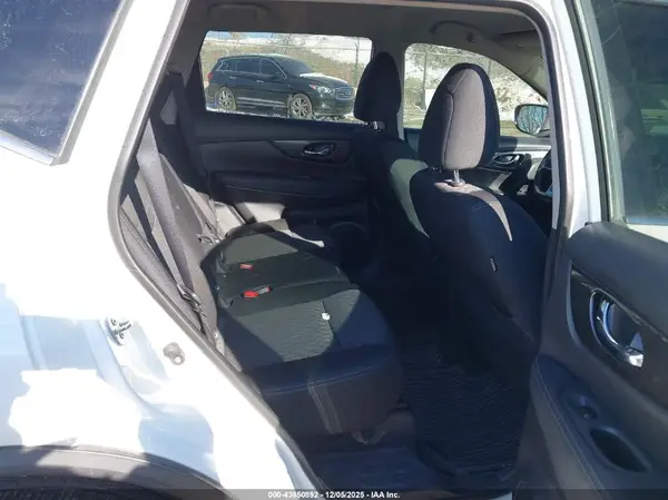 KNMAT2MVXKP516650 2019 NISSAN ROGUE - Image 8