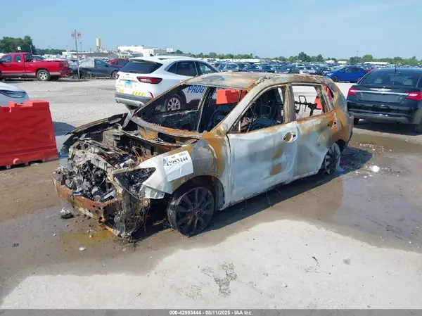 KNMAT2MVXLP509523 2020 NISSAN ROGUE - Image 2