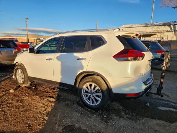 KNMAT2MVXLP517945 2020 NISSAN ROGUE - Image 2